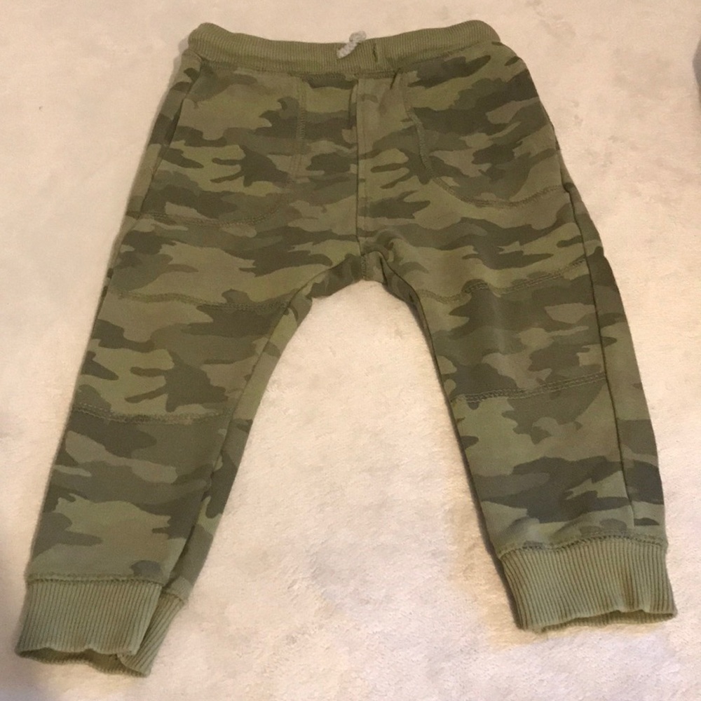 Toddler Zara camo joggers